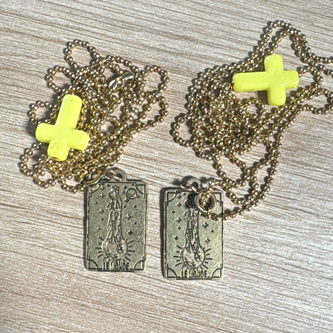 Précommande - Collier Oracle de Marie - Le monde