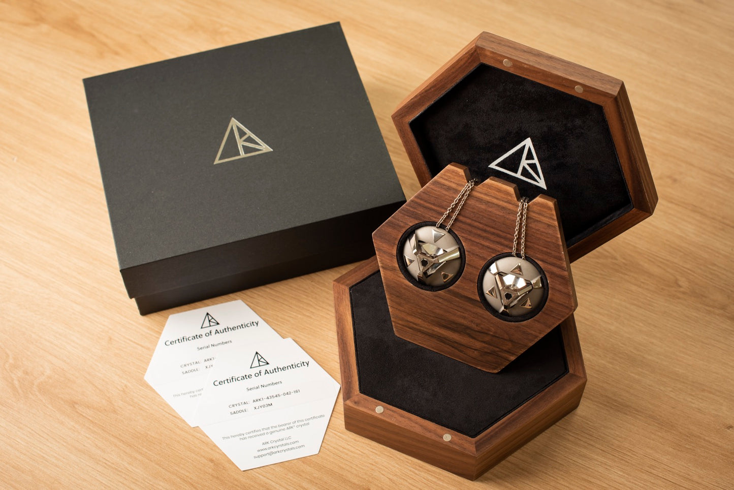 DUO ARK®- 2 CRISTAUX ARK® accompagnés de leurs pendentifs