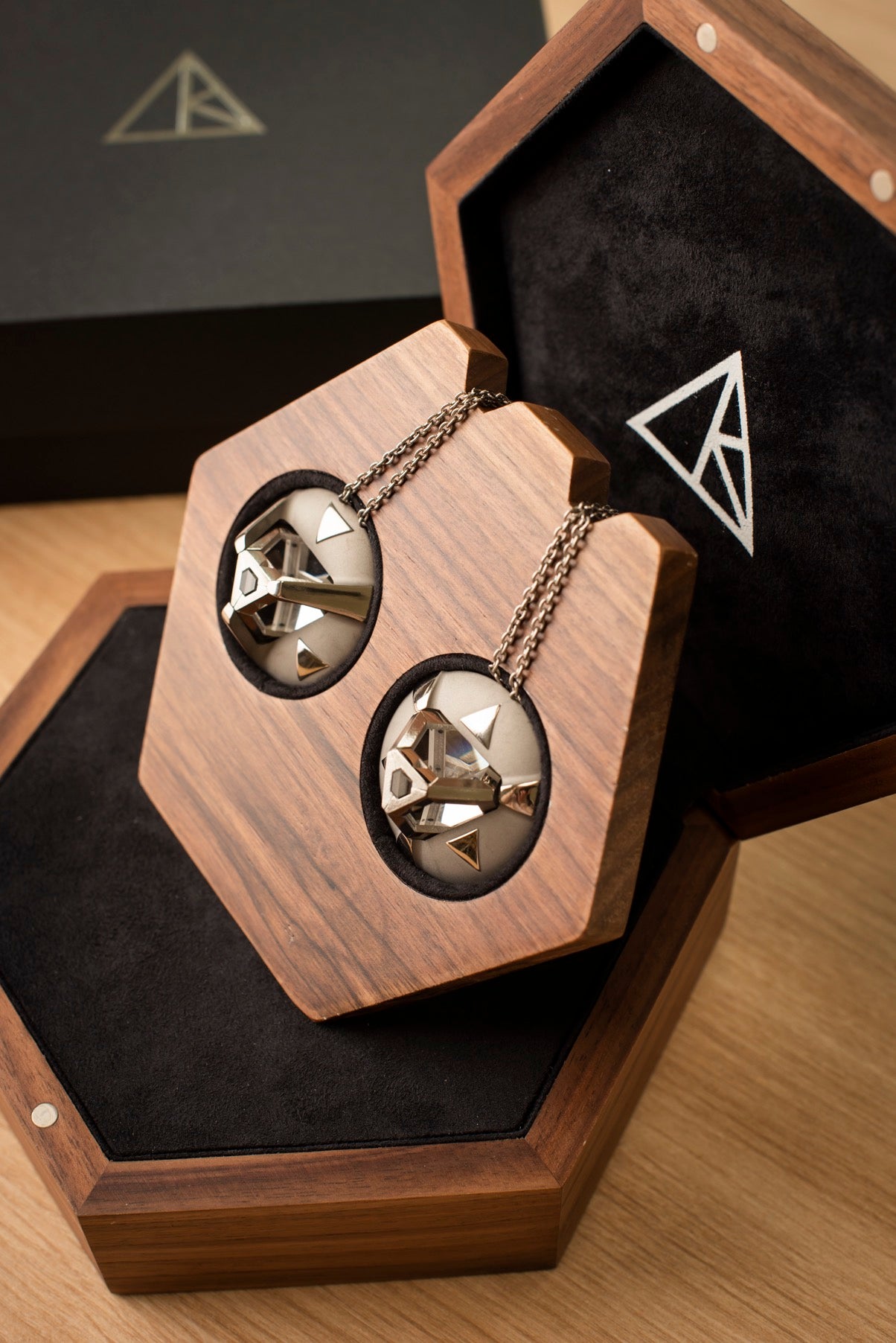 DUO ARK®- 2 CRISTAUX ARK® accompagnés de leurs pendentifs