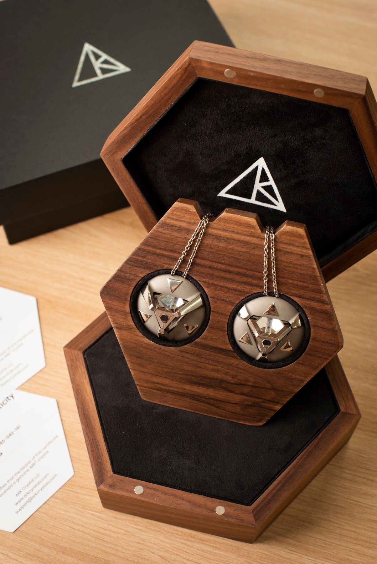 DUO ARK®- 2 CRISTAUX ARK® accompagnés de leurs pendentifs