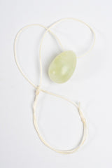 Collier JADE EN OEUF DE YONI