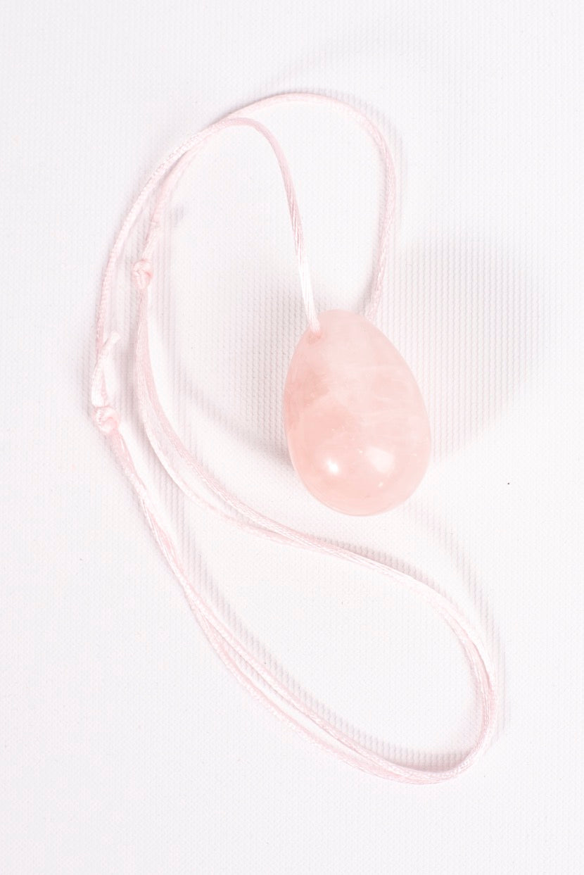 Collier QUARTZ ROSE EN OEUF DE YONI